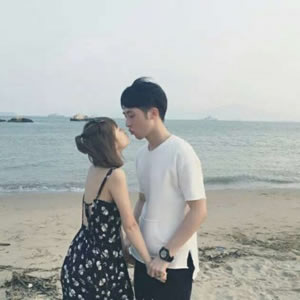 甜蜜感爆棚！恩爱情侣头像两张一左一右