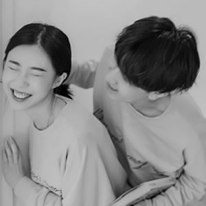 高清黑白情侣图片一对两张 甜蜜情侣专属头像合集