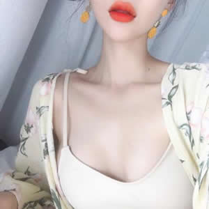 女生穿吊带的qq头像图片推荐