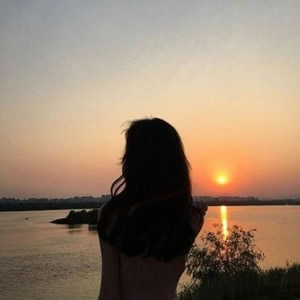 高颜值一男一女分开微信头像：百搭风格，适配不同社交场景