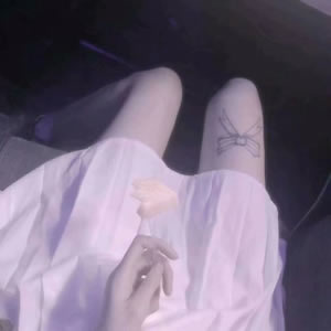 女生半身不露脸高级感头像