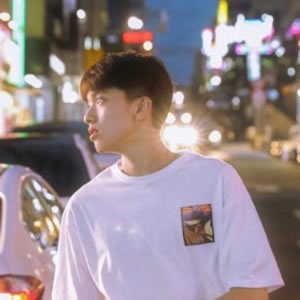 qq头像帅气男生大全：阳光、高冷、痞帅风格