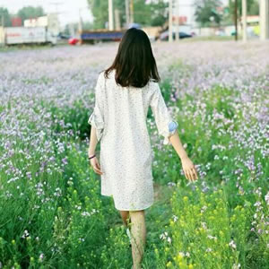 超好看小清新女生背影头像,温柔氛围感拉满小清新女生背影头像