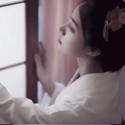 真人女生头像冷酷忧伤图片
