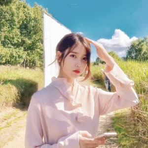 女生真人蓝色海边头像 女生头像 第11张