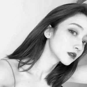 黑白女生头像伤感高冷 女生头像 第13张