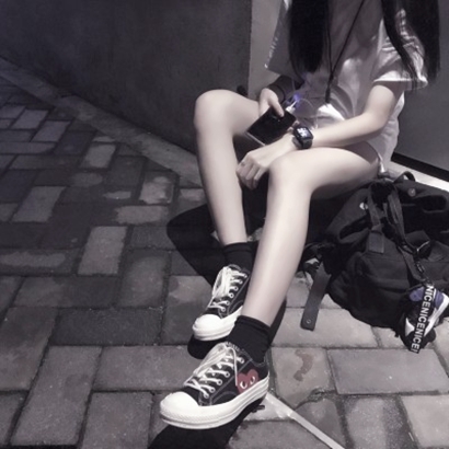 暗系潮女生头像合集｜酷飒丧系女生 女生头像 第11张