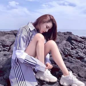 女生真人蓝色海边头像 女生头像 第17张