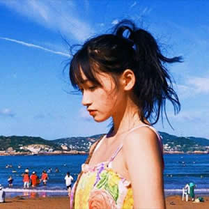 女生真人蓝色海边头像 女生头像 第12张