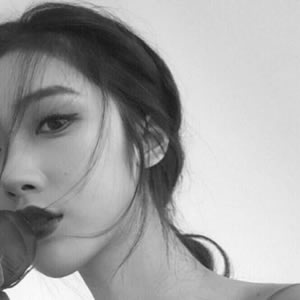 黑白女生头像伤感高冷 女生头像 第15张