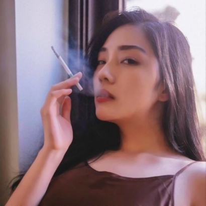 冷淡拽酷腹黑真人女生头像 女生头像 第13张