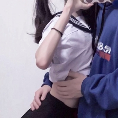 情侣头像半个身体部位不露脸