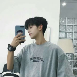 男生拿手机图片头像 男生头像 第5张