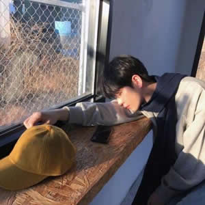 帅哥图片头像00后真人 男生头像 第8张