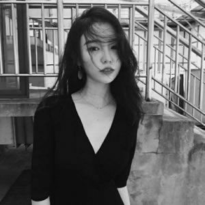 高冷头像女生霸气黑白 女生头像 第4张