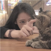 女生抱猫咪的慵懒头像 女生头像 第9张