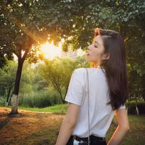 清新气质阳光女生头像 女生头像 第3张