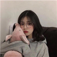 戴眼镜可爱呆萌女生头像 女生头像 第18张