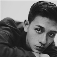 欧美黑白帅哥头像 男生头像 第2张
