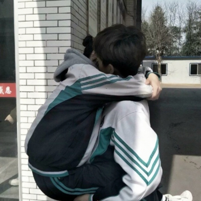 不露脸的双人情侣头像 情侣头像 第3张