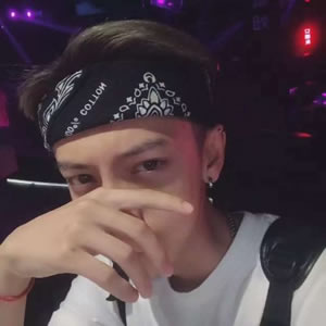 高冷帅气的男生头像 男生头像 第10张