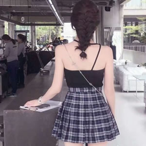 qq头像背影长发女 女生头像 第8张