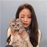 女生抱猫咪的慵懒头像 女生头像 第18张