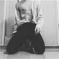 半身无头男生头像