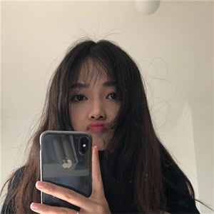 女伤感黑暗拿着手机自拍头像 女生头像 第13张