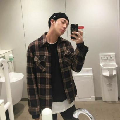 男生头像拿着手机 男生头像 第25张
