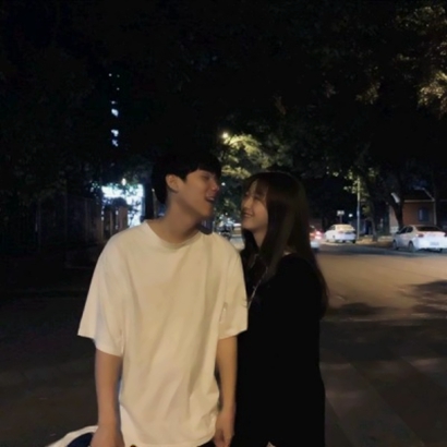 真人情侣头像两张一组 女生头像 第25张