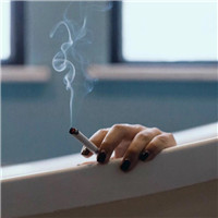 孤独一个人抽烟伤感女生头像 女生头像 第18张