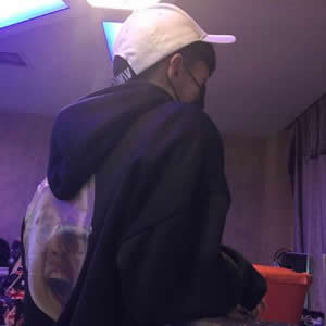 帅气冷酷男生背影头像 男生头像 第5张