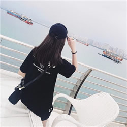 女生背影头像戴帽子唯美 女生头像 第4张