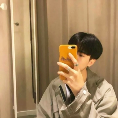 男生用手机挡脸头像 男生头像 第3张