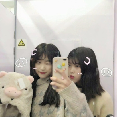 真人一左一右闺蜜头像二人图片 友情头像 第13张