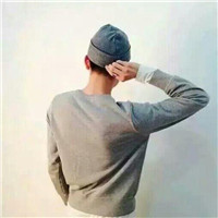 qq男生头像背影戴帽子 男生头像 第5张
