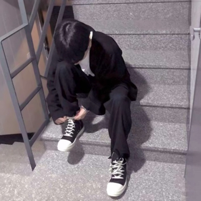 帅气男生遮脸图生头像 男生头像 第36张