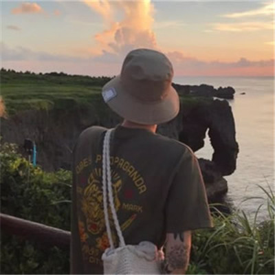 头像男生帅气背影海边 男生头像 第3张