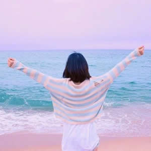 绝美！女生海边看海背影头像大全