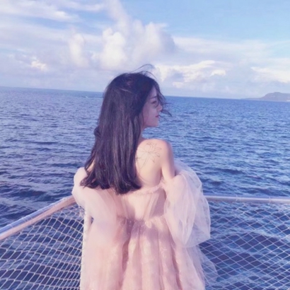 姐妹们,被这组性感女生背影头像拿捏啦