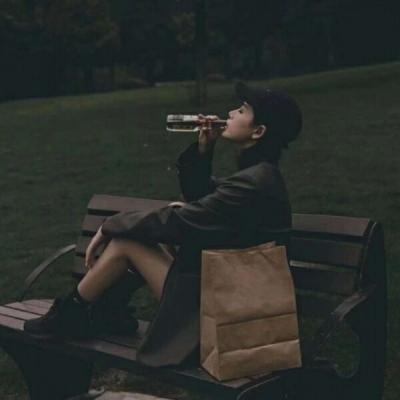 一男一女高冷伤感情侣头像图片🥀