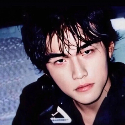 头像男生冷酷帅气真人，自带高冷气场的感觉