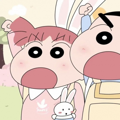 蜡笔小新情头一左一右图片，萌趣又甜蜜😜