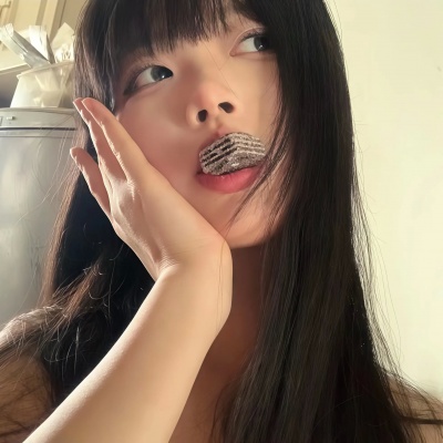 拽酷高级小众!Ins风高冷女生头像来袭