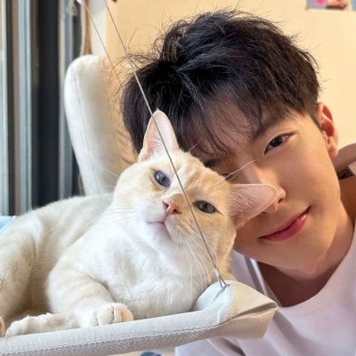 2025超火真人男生头像来啦!