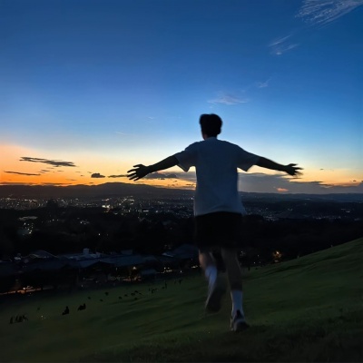 背影男生头像ins高级质感，氛围感十足