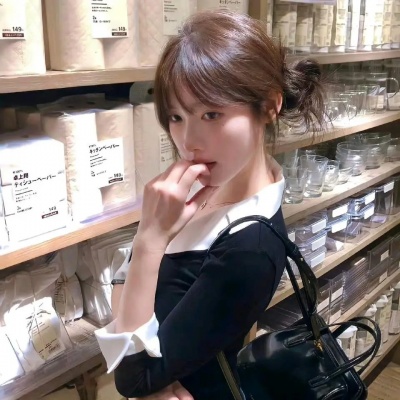 2025超绝的小众氛围感女生头像