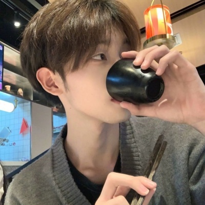 分享一波帅气小众的男生头像