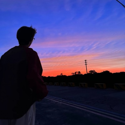 狠狠心动！自由氛围感男生背影头像来袭